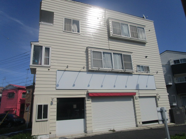 横浜市鶴見区潮田町１丁目のビル