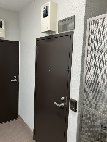 佐々木ビルの玄関