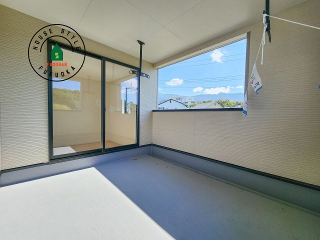 糟屋郡宇美町宇美東1丁目第2-5棟（1号棟）のバルコニー|バルコニーに自分のこだわりをもたせる。120％自由自在のバルコニー。もちろんお洗濯物を干す、ゴミを一時保管するなどもおまかせください。バルコニーを多目的スペースとして考えてみましょう。