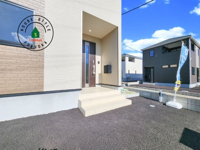 糟屋郡宇美町宇美東1丁目第2-5棟（1号棟）の玄関|おでかけの時も帰った時も、「我が家」を最初に感じでもらえる素敵な空間に。