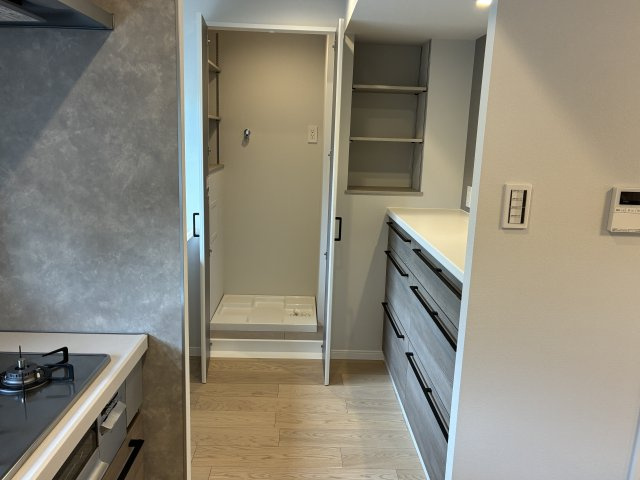 鷺沼スタードエリングのランドリースペース|パントリー内