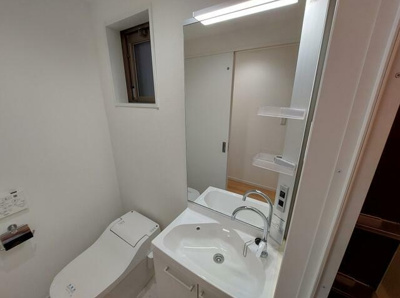 【独立洗面台】 | アマビーレ中野本町４丁目 | 嬉しい独立洗面台付き。