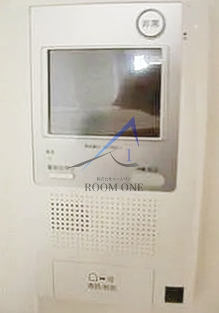ルーブル多摩川六番館のセキュリティ|モニター付きインターホンです。