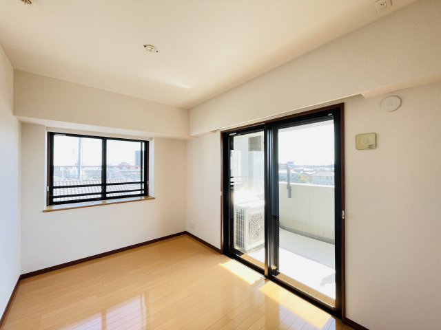 【寝室】 | コンフォート籠原駅前ソレイユ