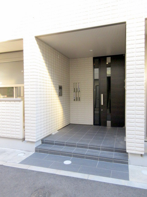 Ｍ＆Ｍ逢初のエントランス|オートロック付きのエントランス