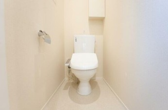 【トイレ】 | MAISON CUBE Y’S | 温水洗浄便座。