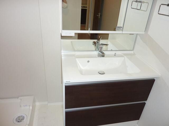 小平市花小金井南町２丁目の賃貸マンションの洗面所