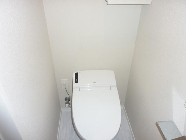 小平市花小金井南町２丁目の賃貸マンションのトイレ