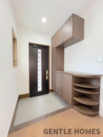 障子岳南2丁目戸建の居間・リビング