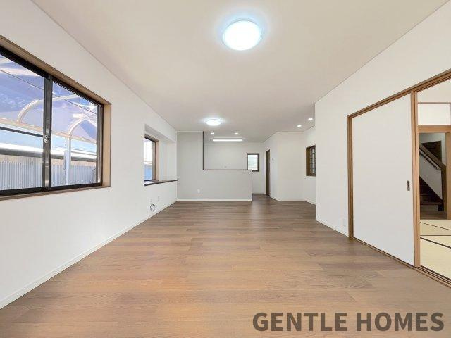 障子岳南2丁目戸建の洋室