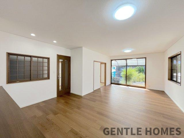 障子岳南2丁目戸建の洋室