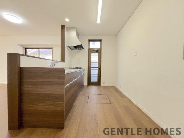 障子岳南2丁目戸建の洋室