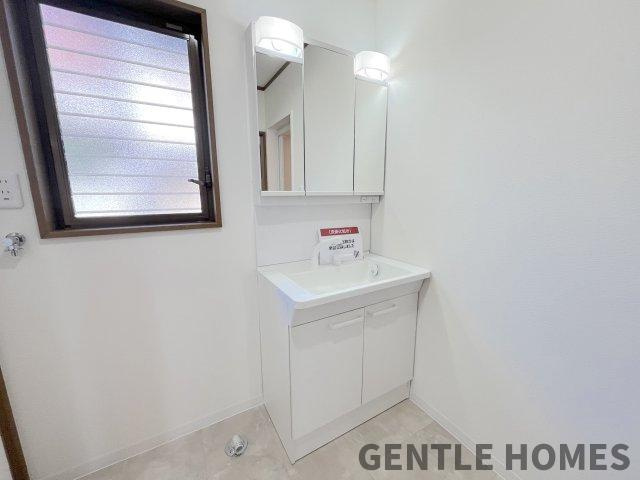 障子岳南2丁目戸建の独立洗面台