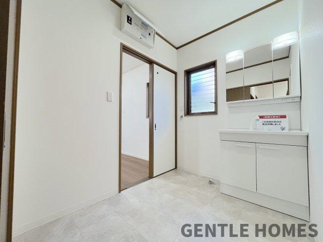 障子岳南2丁目戸建の独立洗面台