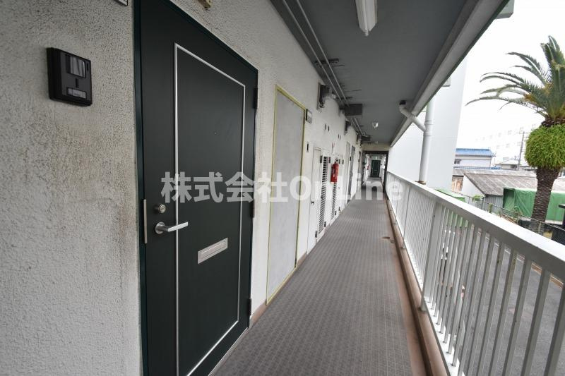 新栄プロパティー東大阪Ⅰのロビー
