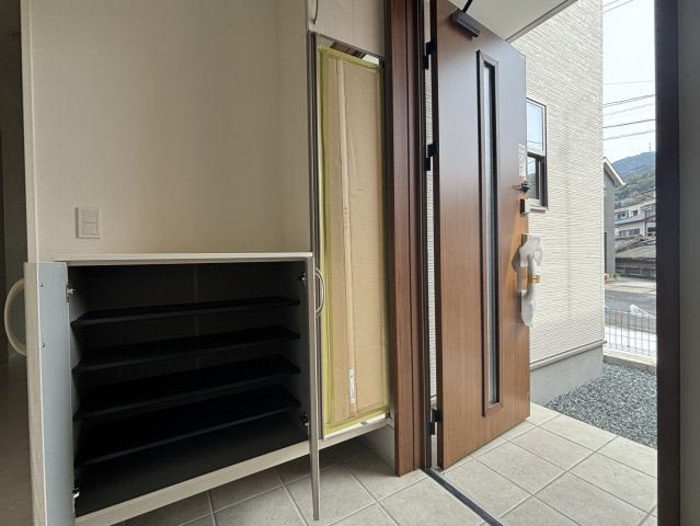 八幡西区清納1丁目1期の玄関