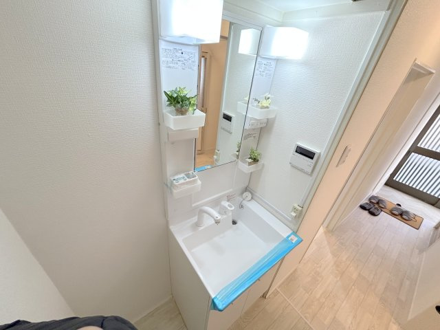 生駒市俵口町戸建の独立洗面台