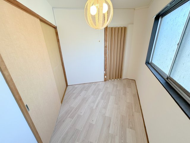 生駒市俵口町戸建の居間・リビング