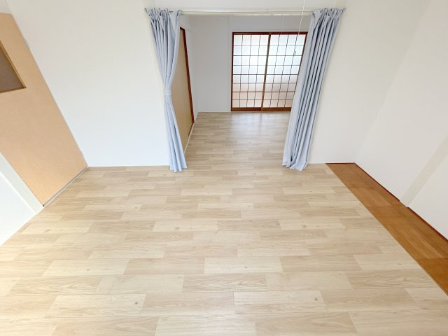 生駒市俵口町戸建の洋室