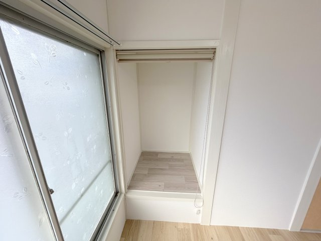 生駒市俵口町戸建の収納