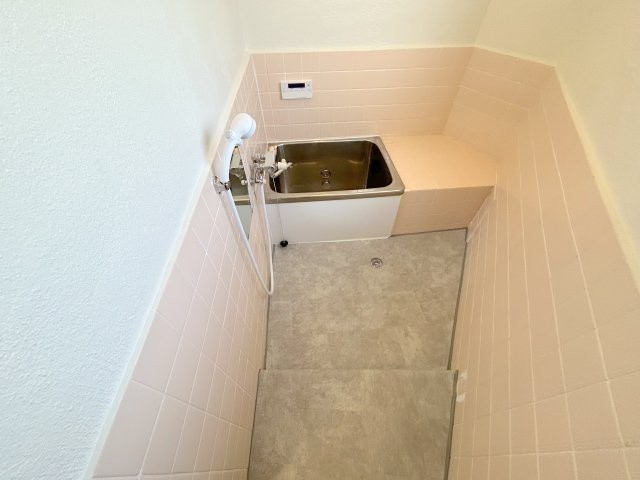 生駒市俵口町戸建の浴室