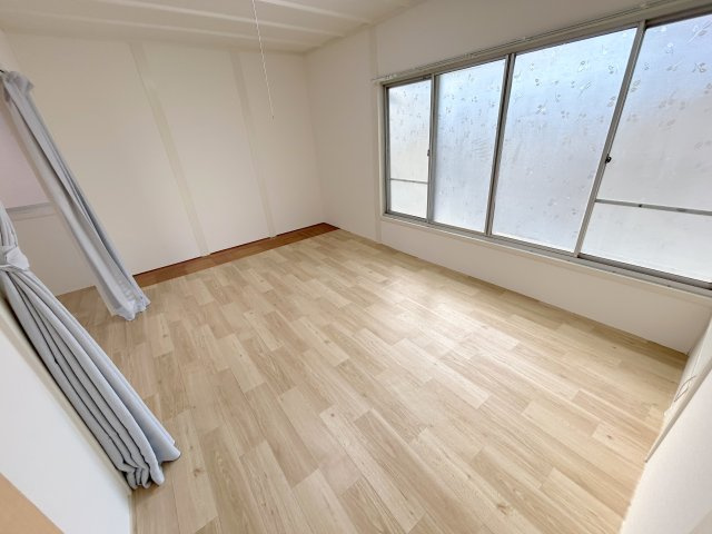 生駒市俵口町戸建の居間・リビング