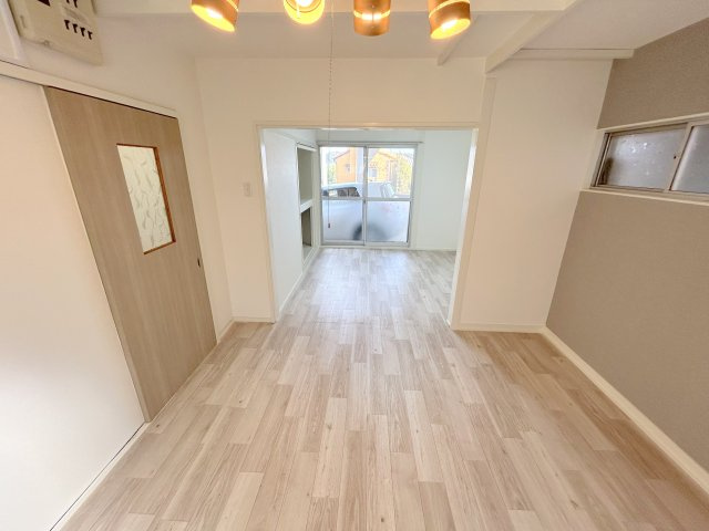 生駒市俵口町戸建の居間・リビング