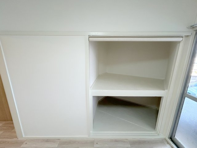 生駒市俵口町戸建の収納