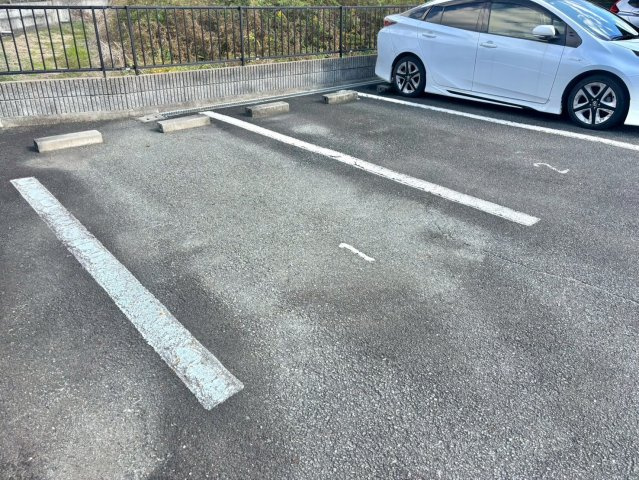 ハイムエルピスⅠの駐車場