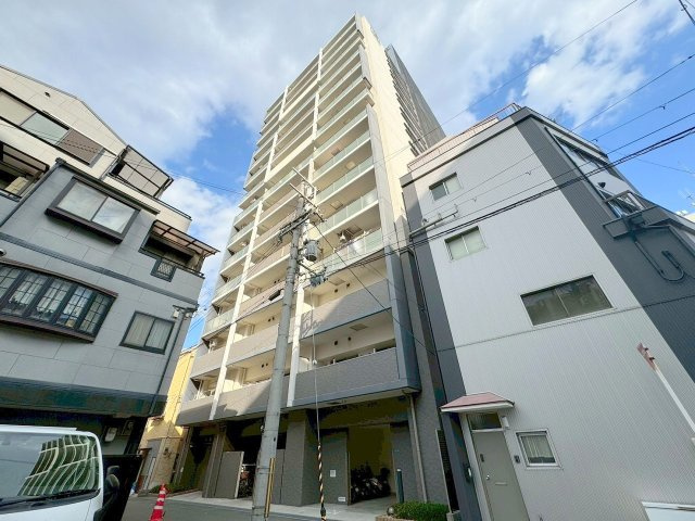 エステムコート十三本町の外観