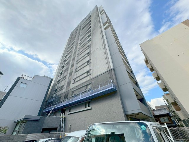 エステムコート十三本町の外観