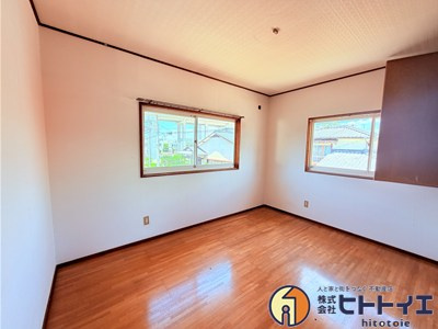 西町戸建の洋室
