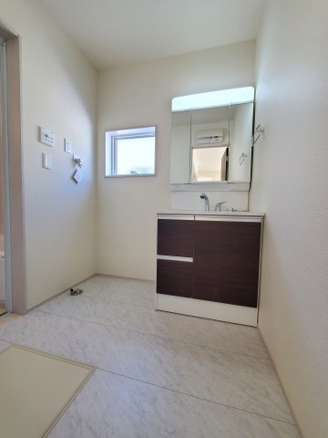 吉川市　　新栄2丁目　新築戸建　全1棟の洗面所|施工例です