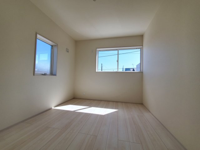 吉川市　　新栄2丁目　新築戸建　全1棟の洋室|施工例です