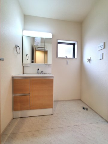 吉川市　　新栄2丁目　新築戸建　全1棟の居間・リビング|施工例です