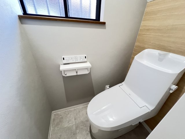 奈良市押熊町のトイレ|温水洗浄便座付きトイレ
