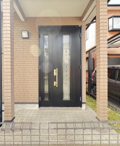 奈良市押熊町の玄関|落ち着いた玄関ドア