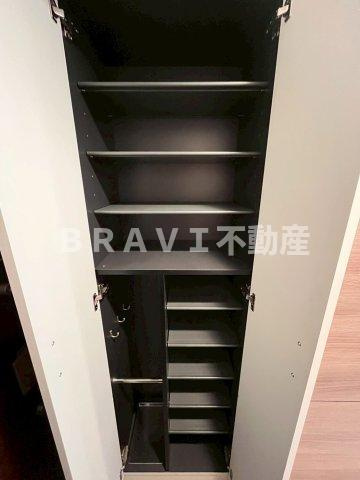 プレサンス難波幸町　BRAVI不動産の玄関|【プレサンス難波幸町】シューズボックスです