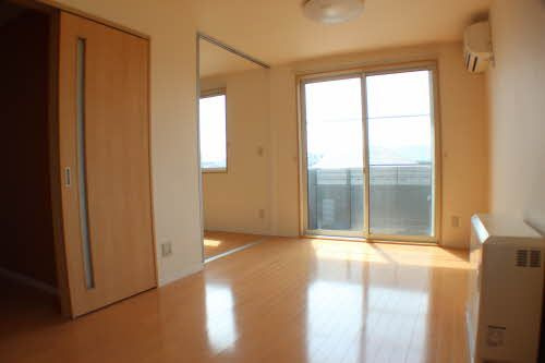 グランポルテＡの居間・リビング