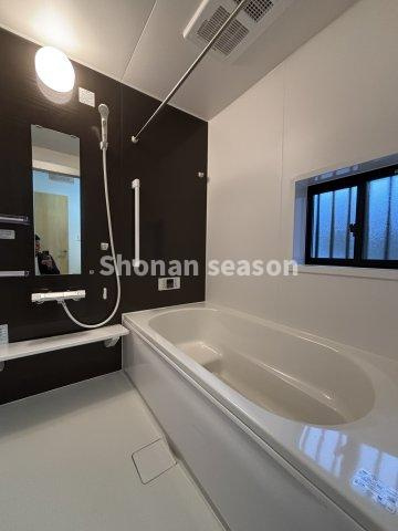 【浴室】 | 生活リズムがバラバラなご家庭でも安心の「追焚機能」付き！
いつでも快適な温度でご入浴いただけます♪