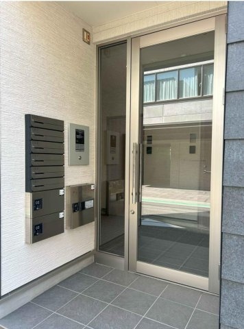 【兵庫県】尼崎市若王子　1棟収益マンション　ラターシュ園田のエントランス