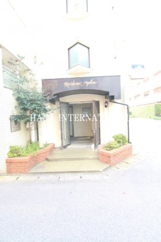 レジダンスアポロンのエントランス