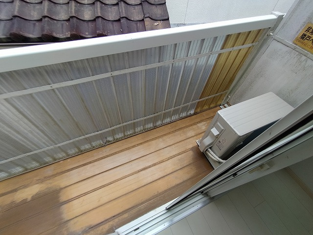 神戸市須磨区明神町２丁目のアパートのバルコニー