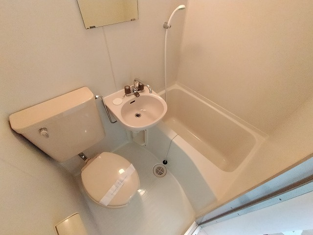 神戸市須磨区明神町２丁目のアパートの浴室