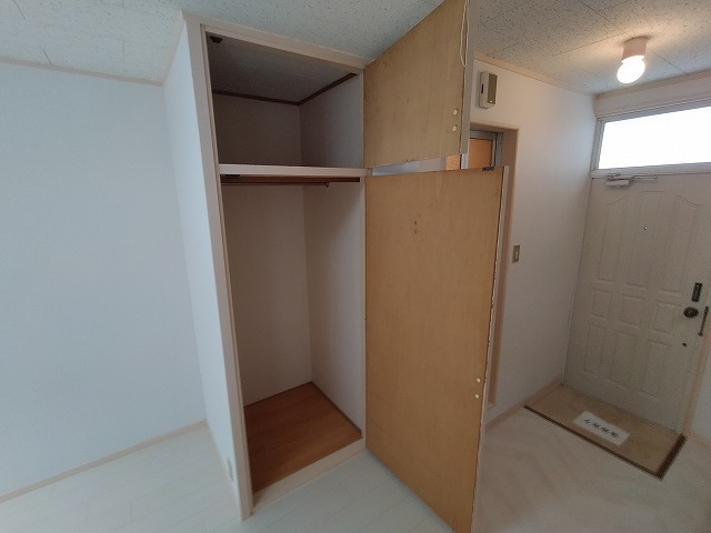 神戸市須磨区明神町２丁目のアパートの収納