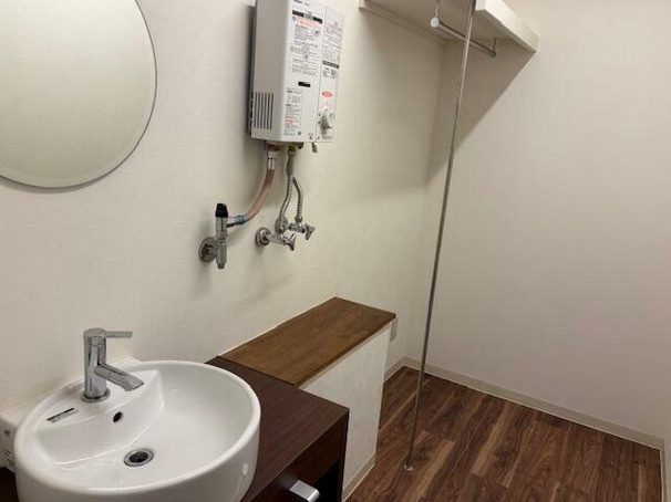 亀が洞貸事務所の洗面所