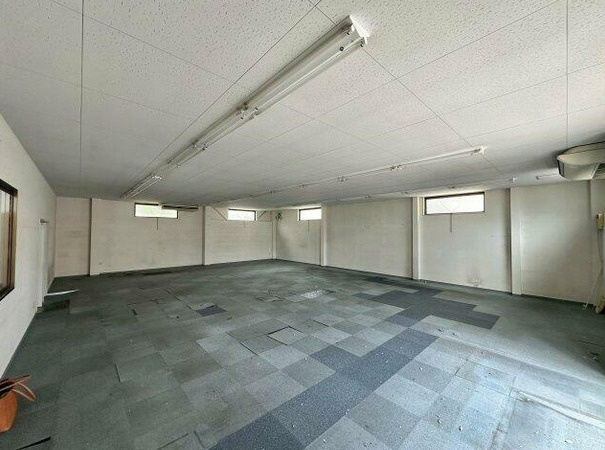 井口1丁目貸事務所付き倉庫の内装