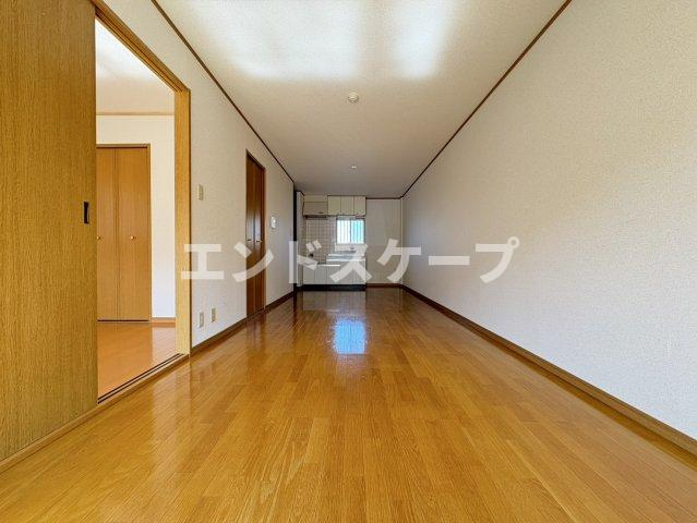 すとりーむ問屋町Aの居間・リビング|高崎、前橋エリアのお部屋探しはエンドスケープまで！お客様の理想お聞かせ下さい♪