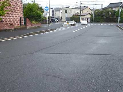 広島市安佐北区可部南２丁目の前面道路含む現地写真