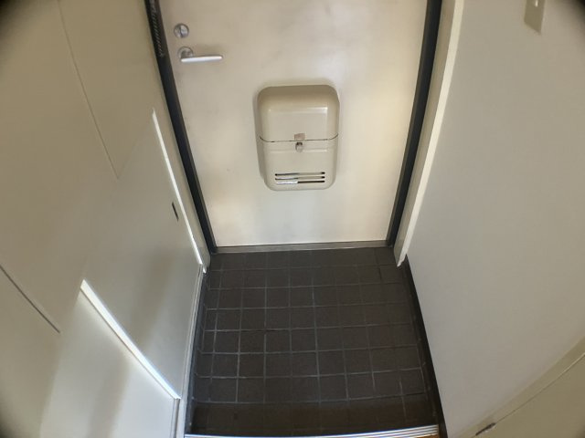 清泉ビル江坂の玄関